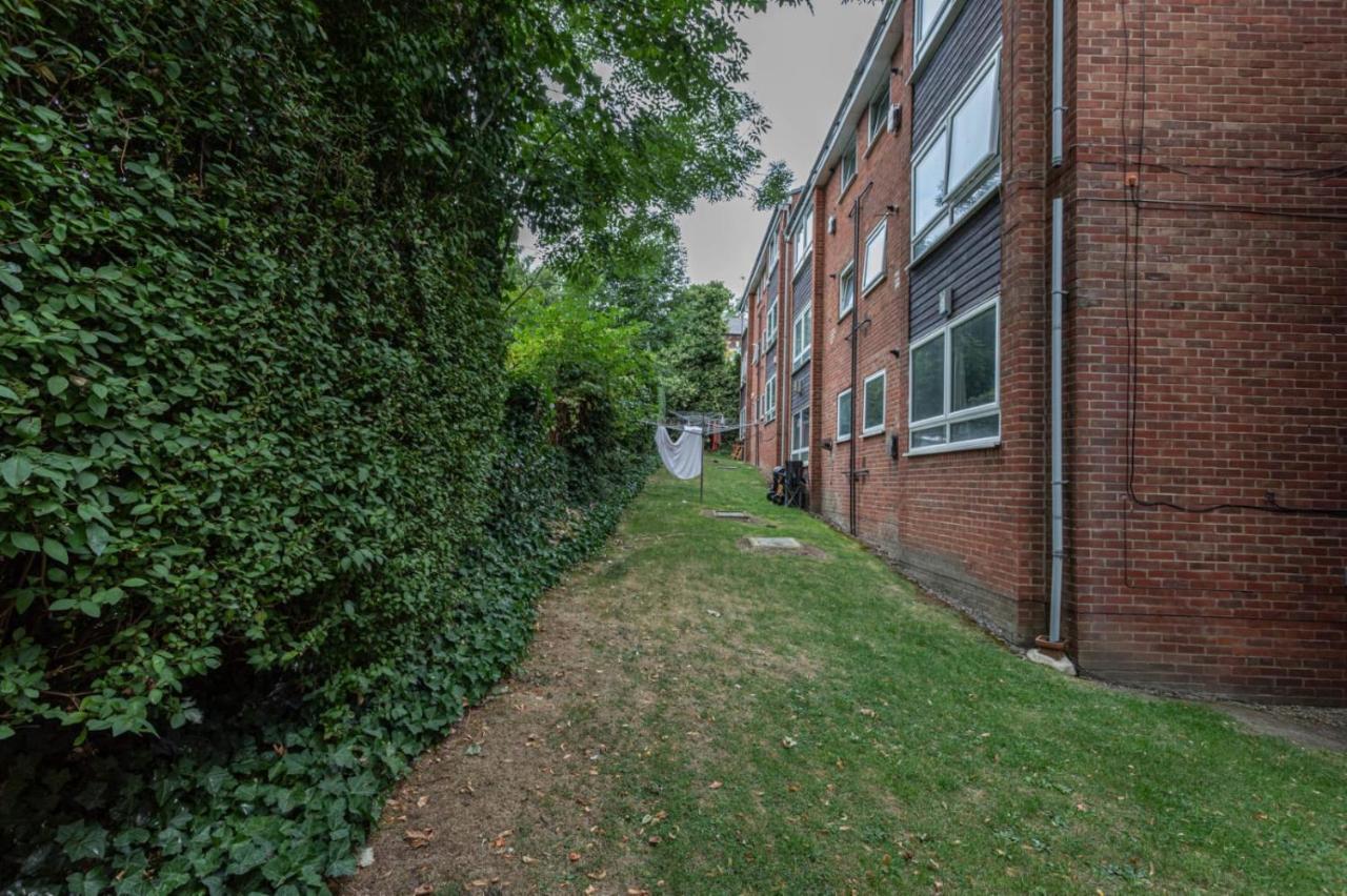 Hanifa Place Leeds  Buitenkant foto
